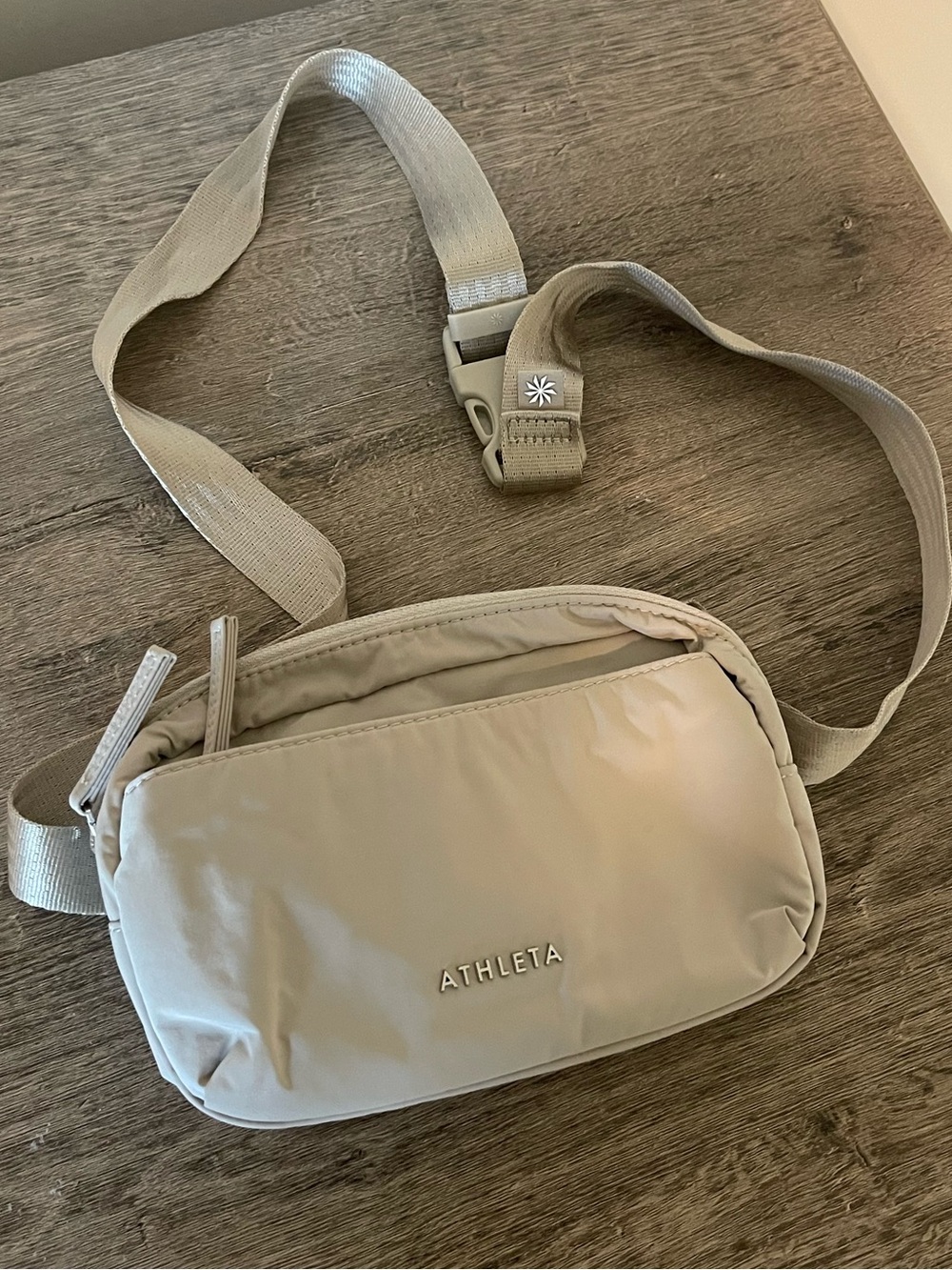 Athleta Women’s Small Crossbody Bag (Taupe/Tan)